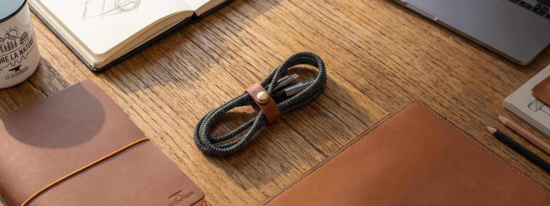 Range-câbles en cuir