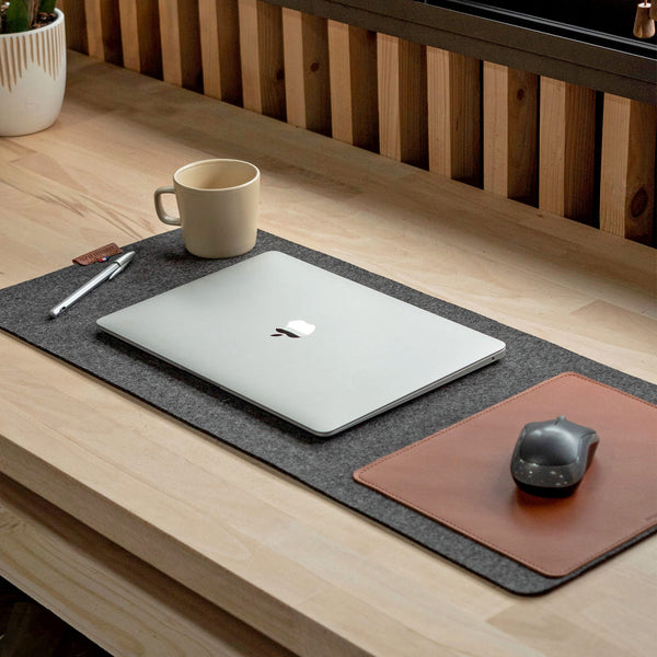 Desk Pad - Pain Brûlé cover image